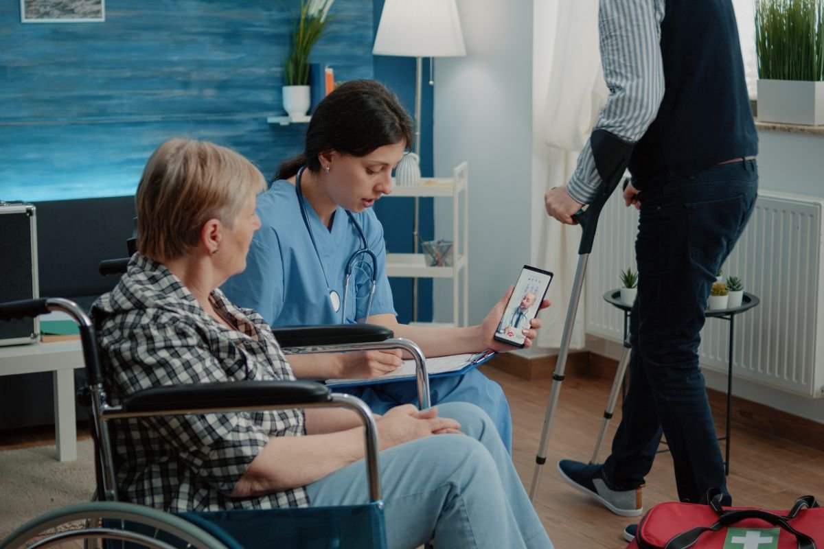 24/7 caregiver service providers in Bangalore